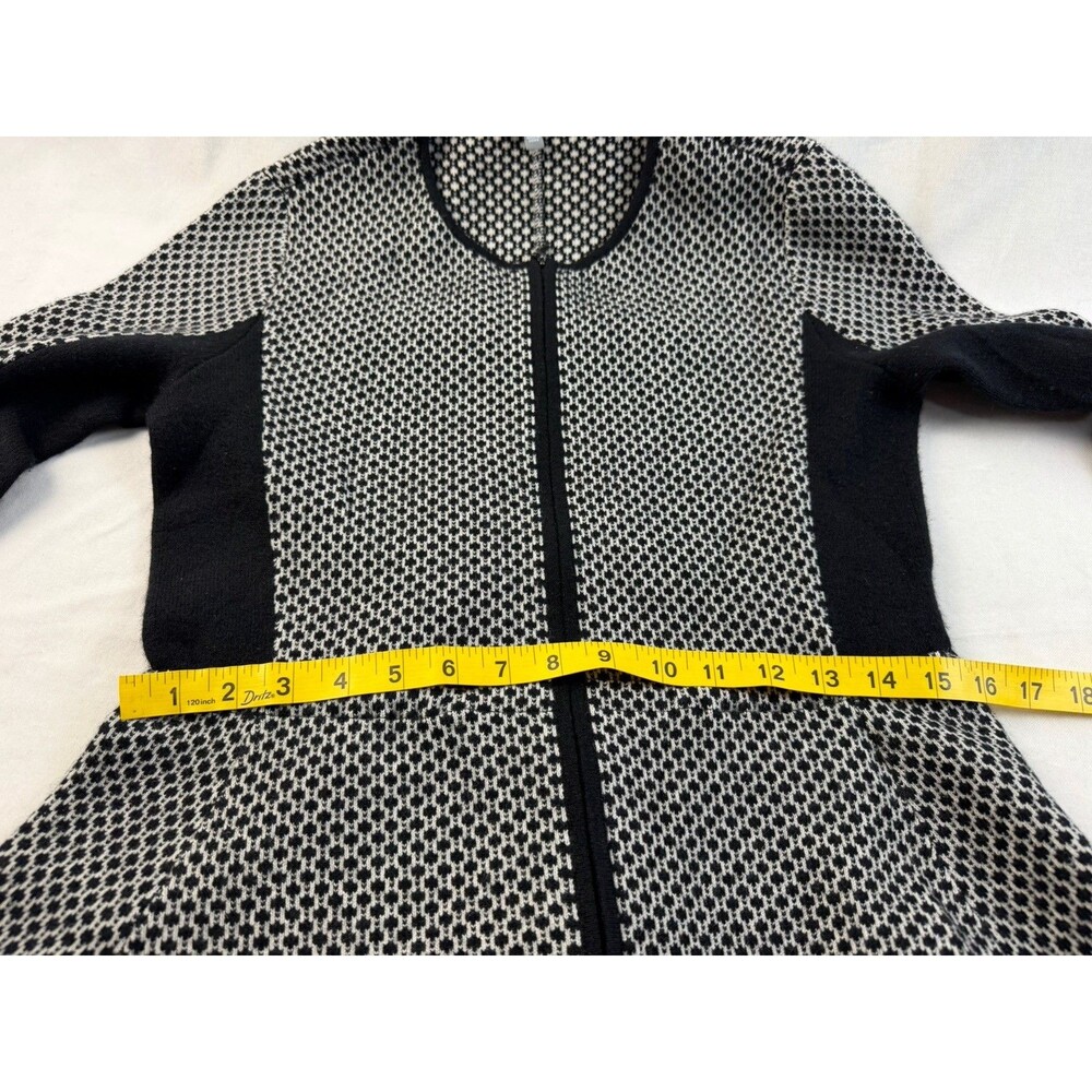 Neiman Marcus Cashmere Collection Textured Geometric Pattern Cardigan - Picture 2 of 9